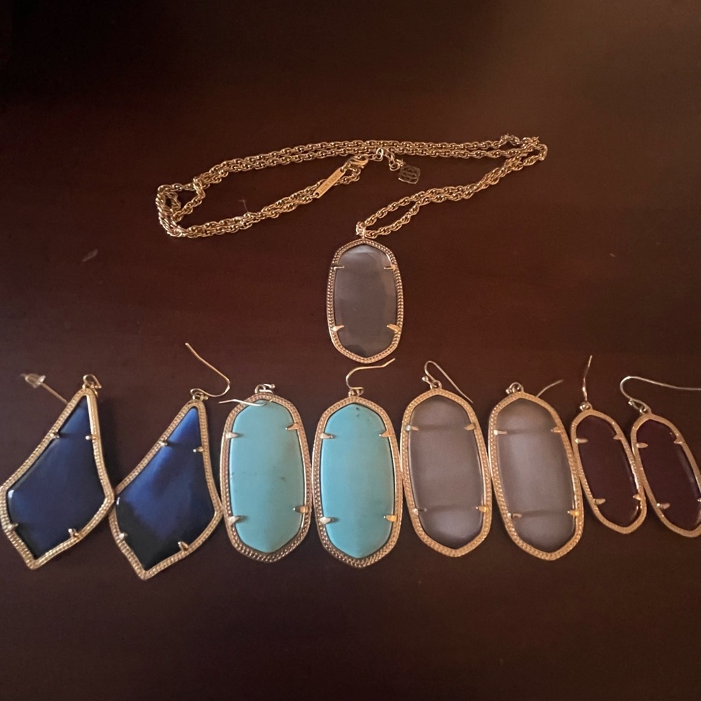 Lot of Kendra Scott 4 earrings and necklace